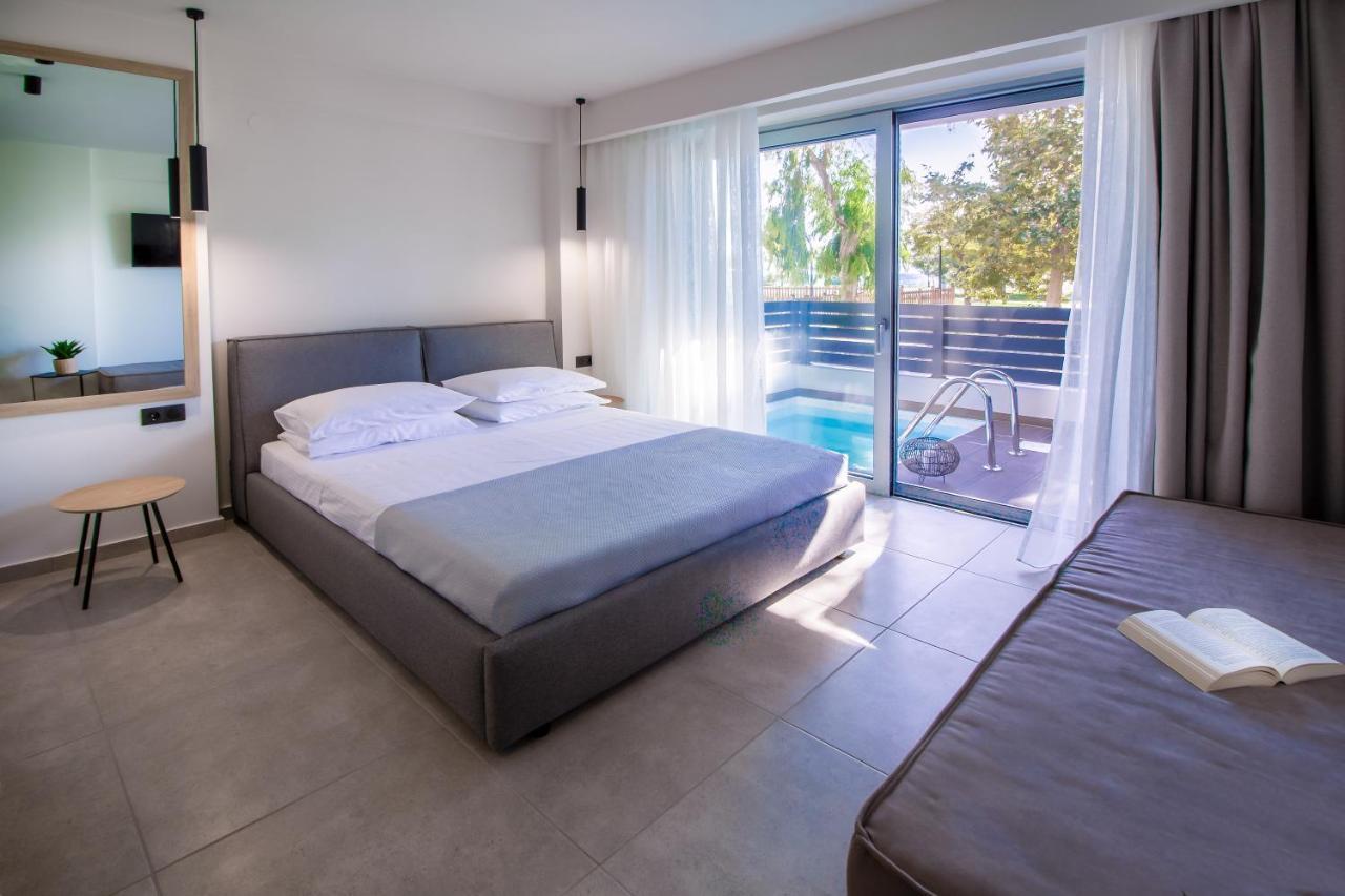 Aelia Seaside Luxury Suites Nea Karvali Exterior foto